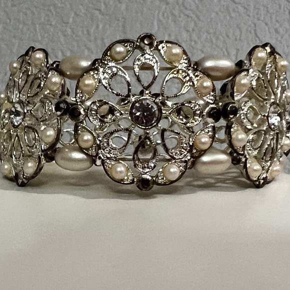 Iridescent Necklace with Free Pearl Bracelet - Picture 6 of 7